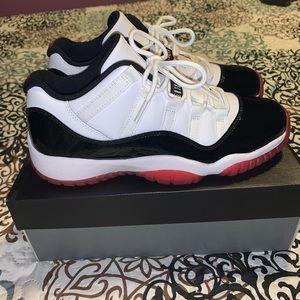 Jordan 11 retro low (bred)